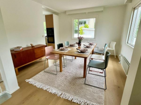 The 50s House with a modern twist, by metro, 3 cars parking in Espoo